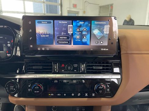 New 2026 Nissan Pathfinder Platinum image 11