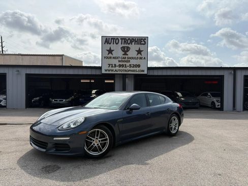Used 2015 Porsche Panamera 4 AWD/4WD image 1