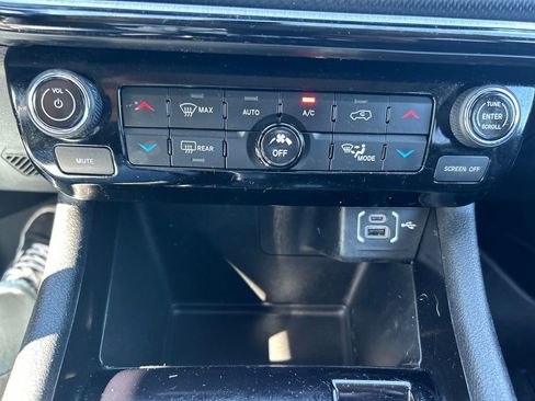 Used 2022 Jeep Compass Trailhawk w/ Sun and Sound Group image 33