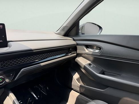 Used 2025 Honda Accord Sport image 28