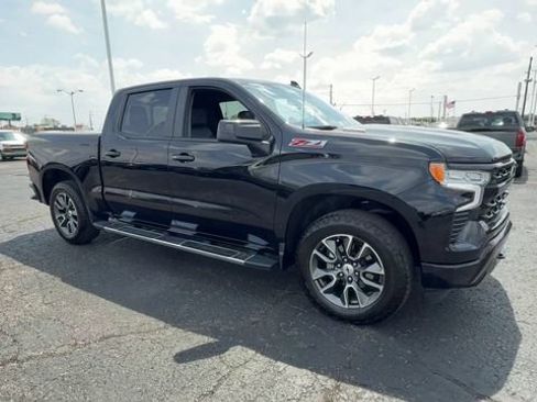 Used 2023 Chevrolet Silverado 1500 RST AWD/4WD image 2