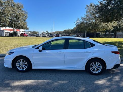 Used 2025 Toyota Camry LE image 2