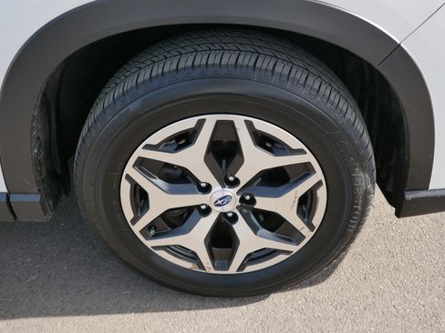 Certified 2023 Subaru Forester Premium image 15