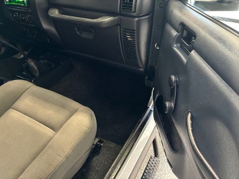 Used 2006 Jeep Wrangler Unlimited image 13