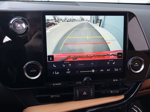 Certified 2025 Lexus NX 250 FWD w/ Towing Package (2000 Lbs) image 26