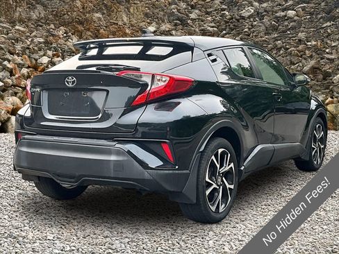 Used 2020 Toyota C-HR XLE FWD image 2
