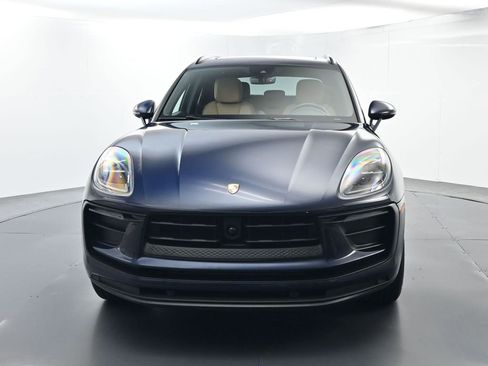 Certified 2023 Porsche Macan AWD/4WD image 18
