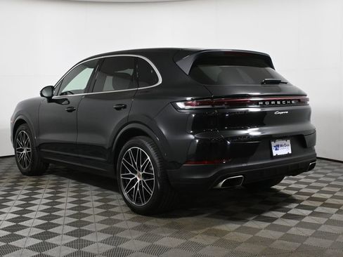 Used 2025 Porsche Cayenne AWD/4WD image 5