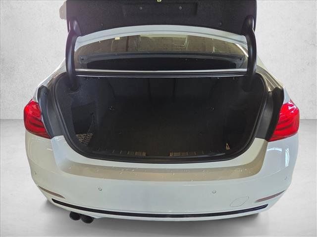 Used 2017 BMW 330i Sedan RWD image 6