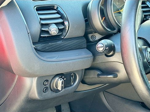 Used 2020 MINI Cooper Clubman S w/ Premium Package image 10