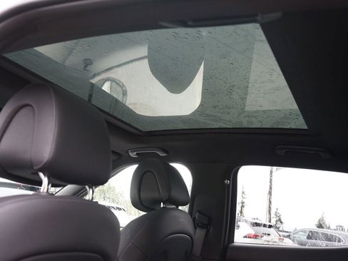 Used 2024 Genesis GV60 RWD image 21