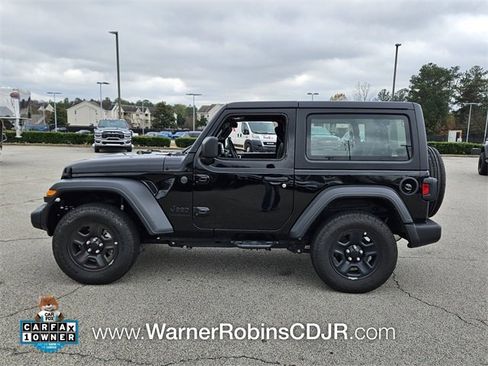 Used 2025 Jeep Wrangler Sport image 5