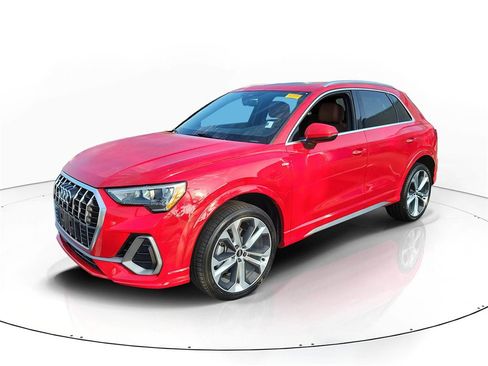 Used 2021 Audi Q3 2.0T Premium w/ Convenience Package image 2