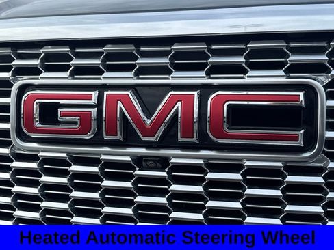 Used 2021 GMC Yukon XL Denali w/ Denali Premium Package image 16