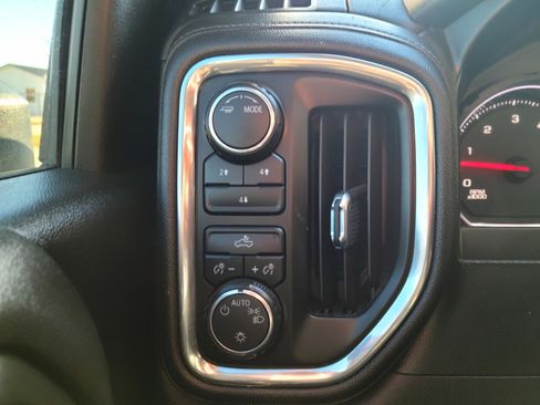 Used 2020 Chevrolet Silverado 2500 LT w/ Z71 Off-Road Package image 12