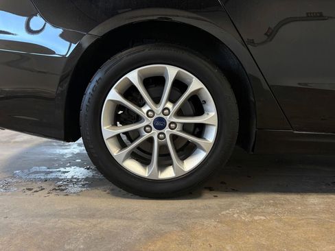 Used 2020 Ford Fusion SE image 33
