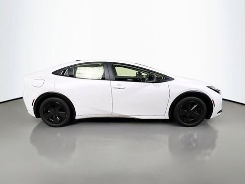 New 2026 Toyota Prius Plug-In Hybrid image 2