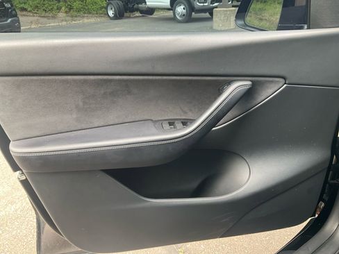 Used 2022 Tesla Model Y Performance AWD/4WD image 24