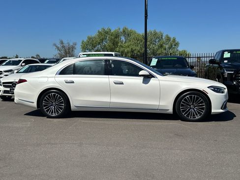 Used 2022 Mercedes-Benz S 500 4MATIC image 2