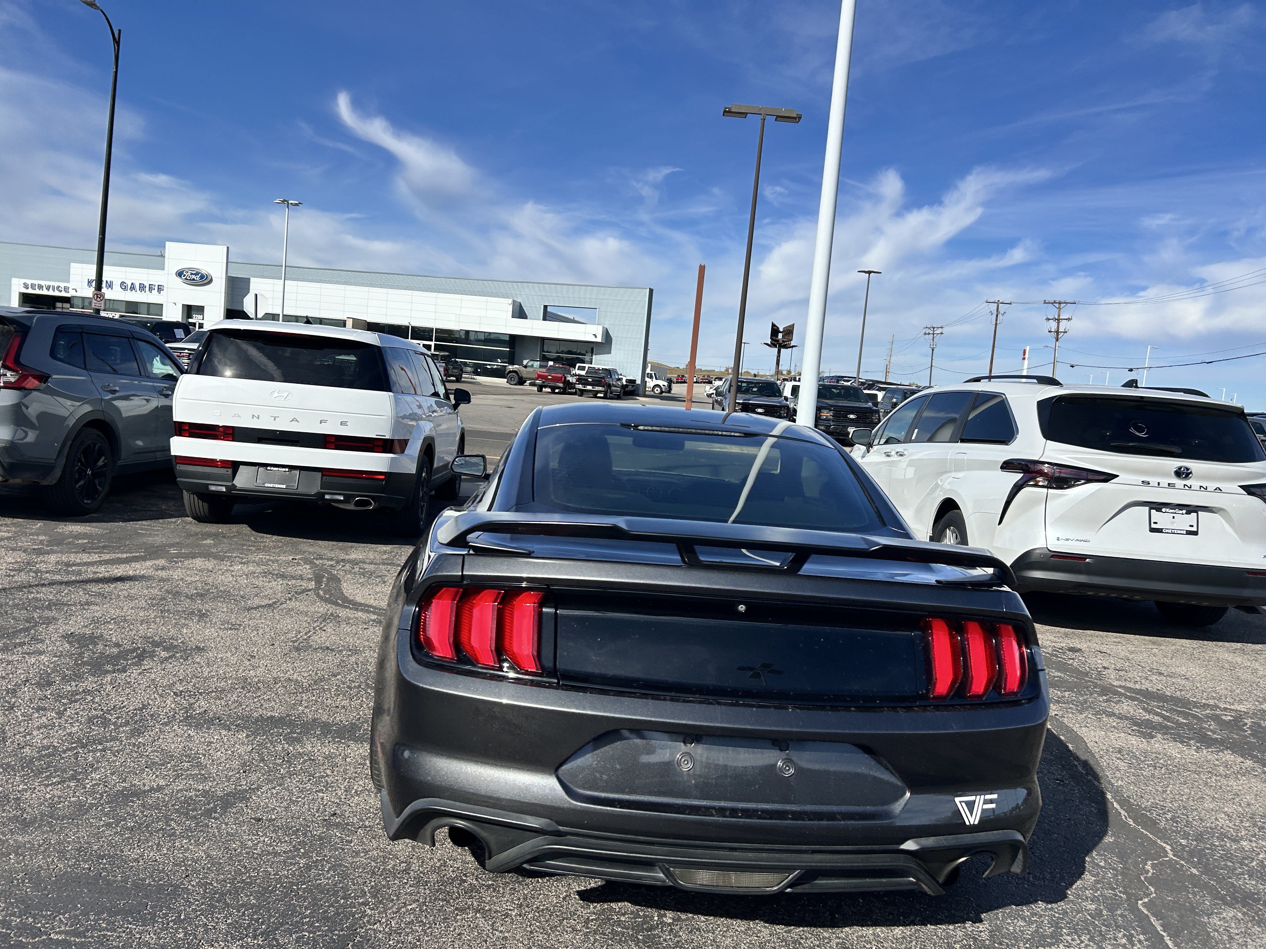 Used 2018 Ford Mustang Coupe RWD image 4