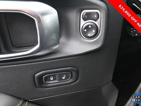 Used 2025 Jeep Gladiator Sport w/ Premium Package AWD/4WD image 16