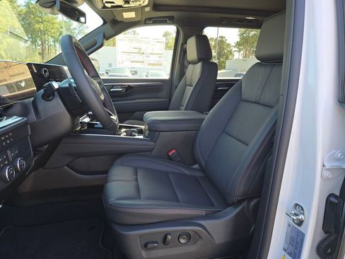 New 2026 Chevrolet Suburban RST w/ Comfort Package AWD/4WD image 9