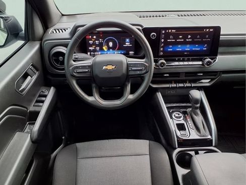 Used 2026 Chevrolet Colorado W/T w/ WT Custom Package AWD/4WD image 3