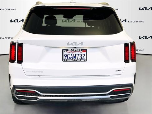 Certified 2023 Kia Sorento EX image 7
