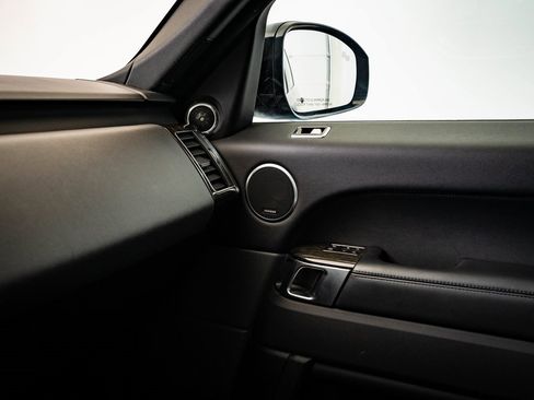 Used 2020 Land Rover Range Rover Sport HSE image 38