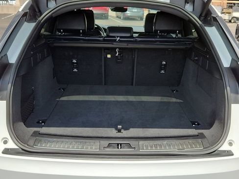 Used 2025 Land Rover Range Rover Velar Dynamic SE image 9