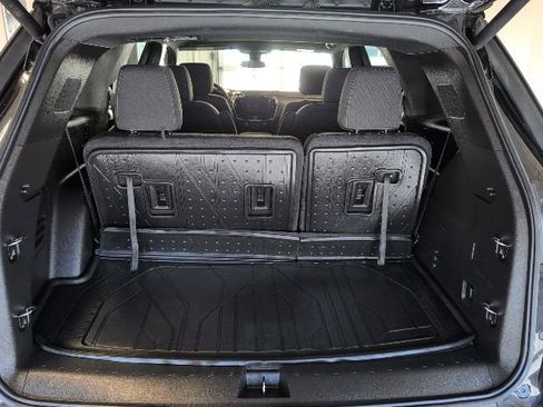 Used 2023 Chevrolet Traverse LT w/ LPO, Floor Liner Package AWD/4WD image 31