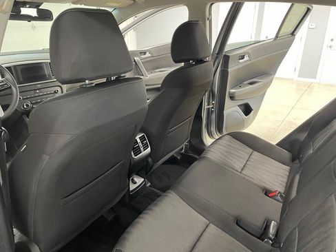 Used 2020 Kia Sportage LX AWD/4WD image 12