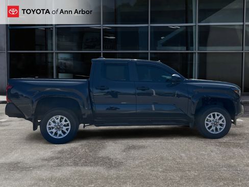 Used 2024 Toyota Tacoma SR w/ SR Upgrade Package AWD/4WD image 5