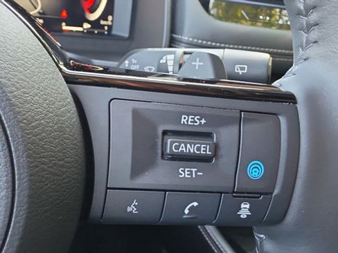 Used 2024 Nissan Rogue Platinum w/ Platinum Premium Package AWD/4WD image 18
