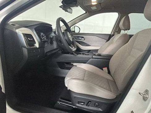 Used 2023 Nissan Rogue SV AWD/4WD image 11