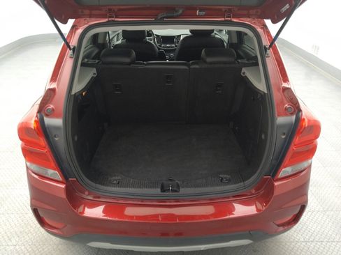 Used 2019 Chevrolet Trax LT w/ LT Convenience Package FWD image 29