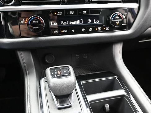 Used 2025 Nissan Pathfinder SV AWD/4WD image 30