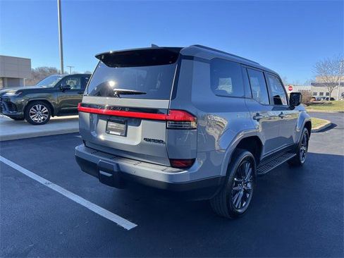 Certified 2024 Lexus GX 550 image 3