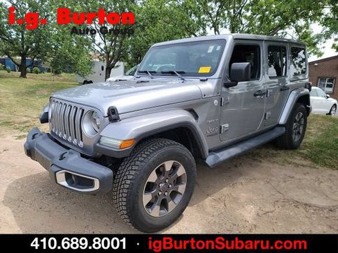 Used 2018 Jeep Wrangler Unlimited Sahara w/ Dual Top Group AWD/4WD image 3
