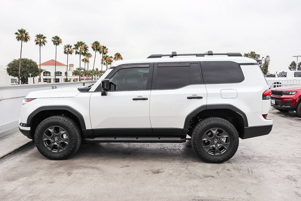 Used 2025 Lexus GX 550 AWD/4WD image 14