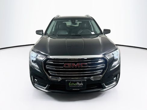 Used 2023 GMC Terrain SLT w/ Infotainment Package II AWD/4WD image 2