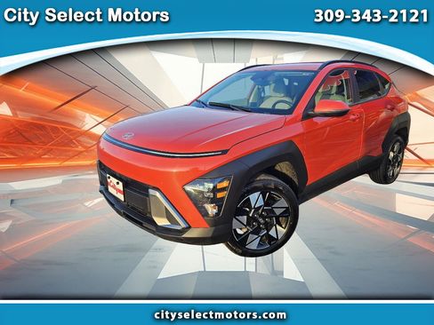 Used 2025 Hyundai Kona SEL image 1