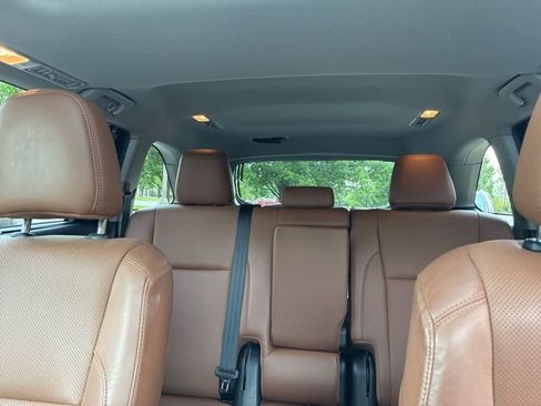 Used 2019 Toyota Highlander Limited AWD/4WD image 38