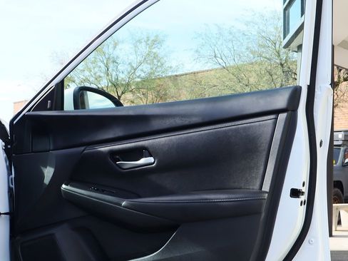 Used 2025 Nissan Sentra SV image 33