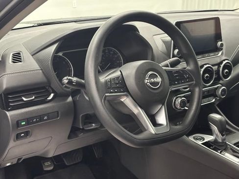 Used 2024 Nissan Sentra SV FWD image 14