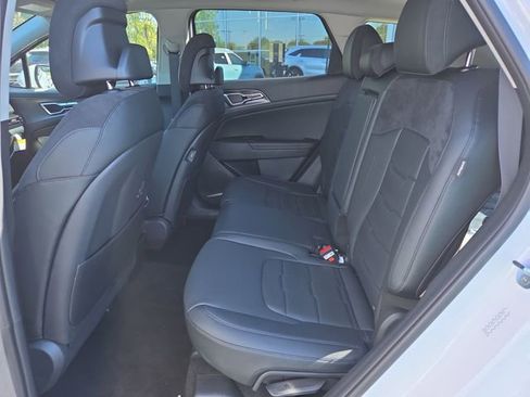 New 2026 Kia Sportage SX image 6