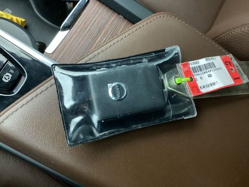 Certified 2023 Volvo XC60 B5 Plus w/ Protection Package Premier image 38