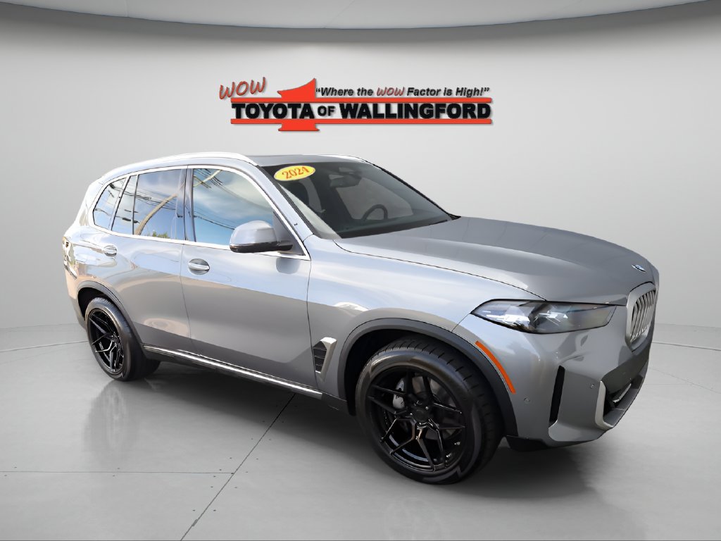 Used 2024 BMW X5 xDrive40i w/ Parking Assistance Package AWD/4WD image 10