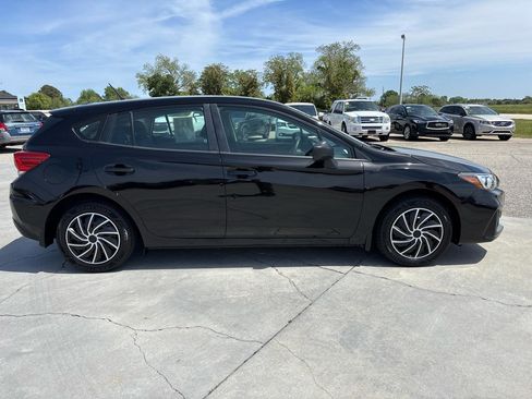 Used 2017 Subaru Impreza 2.0i image 3