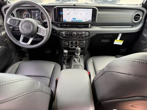 New 2025 Jeep Wrangler Unlimited Sahara AWD/4WD image 21